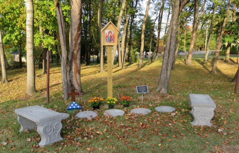 duryea-cemetery-2-011-1024x658